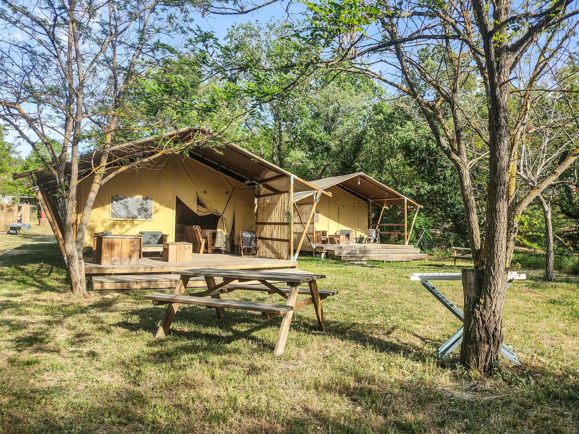 Camping La Grangeonne 에스파롱-드-베르동 외부 사진
